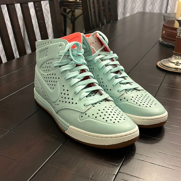 Nike Shoes - Nike Air Royalty MD LT VT NRG Shoes Sneakers new Mint Candy Womens Size 8.5